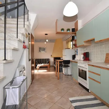 Pandora Sea Side Maisonette, Holiday home *